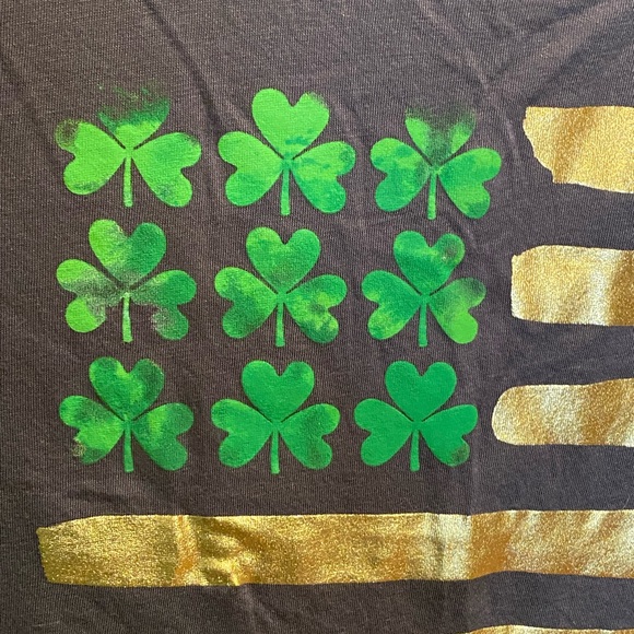 St Patrick’s day shamrock gold flag shirt L - Picture 8 of 10